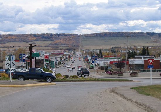 Вид южной части поворотного кольца, видна статуя, показывающая направление на северо-запад, в сторону Аляски