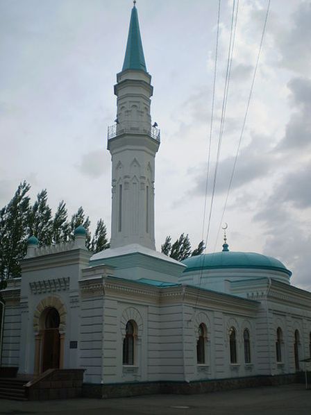 Белая мечеть имени Абдулфаттаха Рамазанова.
