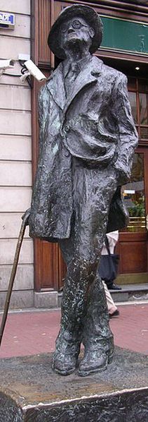 Статуя Джеймса Джойса. Улица Норс Эрл Стрит, Дублин