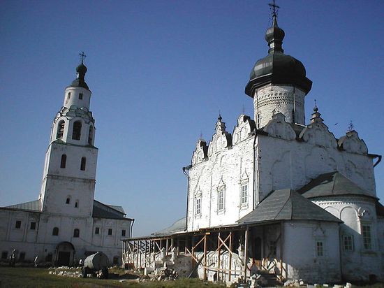 храмы Богородице-Успенском монастыря