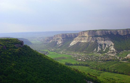 Вид на Малое Садовое с левого берега Бельбекского каньона