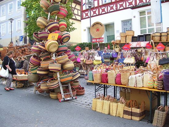 Рынок плетёных корзин в Лихтенфельсе, сентябрь 2007 г.