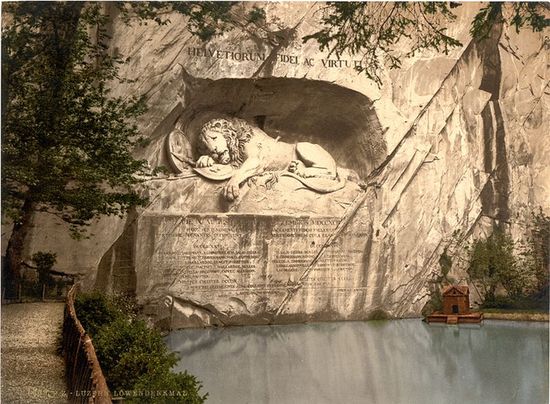 Памятник Умирающий лев (фото 1900 года)