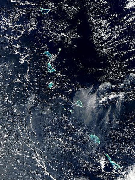 Космический снимок нескольких островов Республики Кирибати