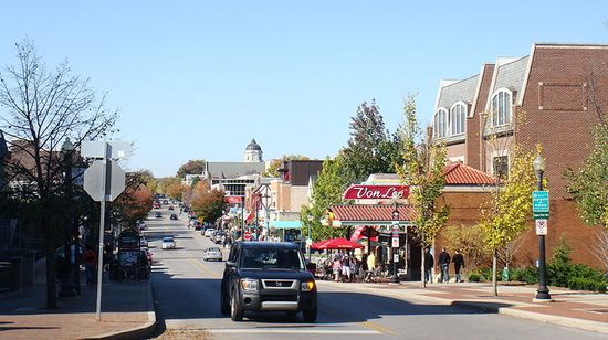 Kirkwood Avenue - центральная улица города
