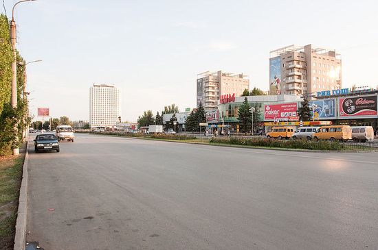 Центр города. Проспект Ленина, ЦУМ и гостиница «Ахтуба»
