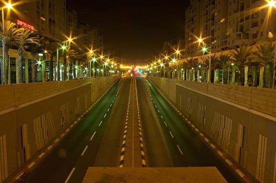 Ашдод. Ночной фотопейзаж проспекта Менахем Бегин, 2011г.