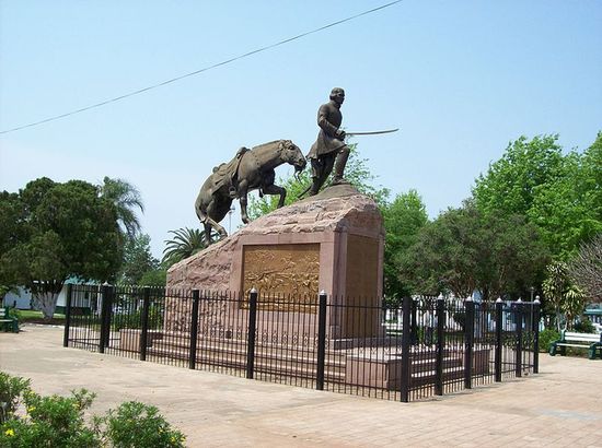 Памятник генералу Мадариага и 108 добровольцам