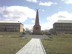Центральная площадь. Мемориал жертв Гражданской войны, фото 2009 г.