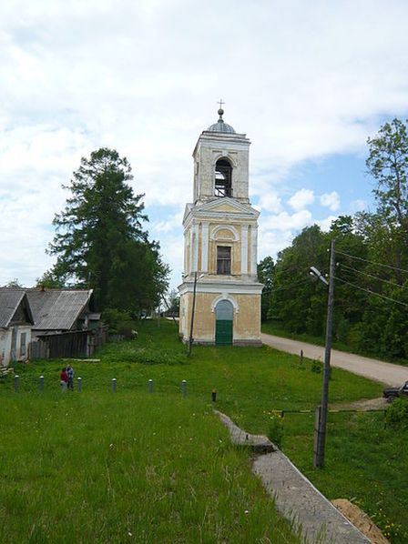 Колокольня Троицкой церкви в селе Прямухино