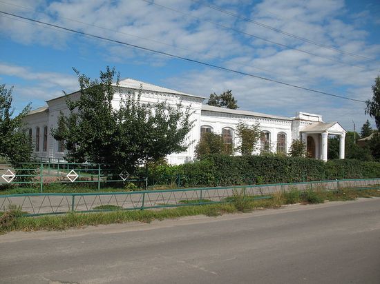 Здание гимназии в Волчанске
