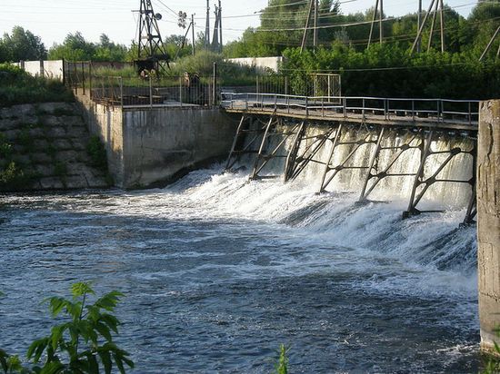 Вид на плотину Низовской ГЭС