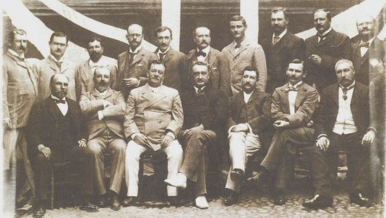 Правление директоров «Де Бирс» в 1896 году; Сесил Родс — в центре в нижнем ряду