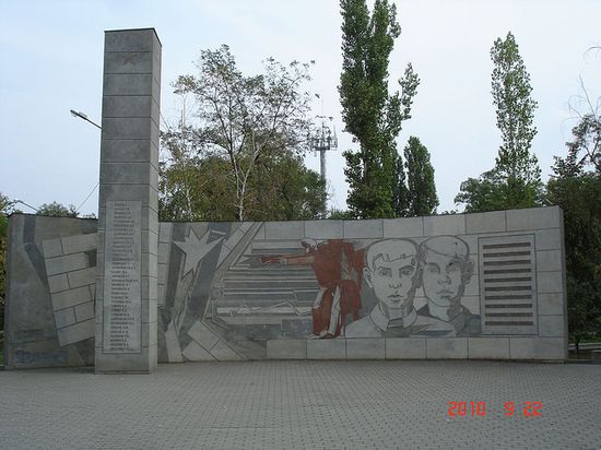 Памятник Героям-пионерам