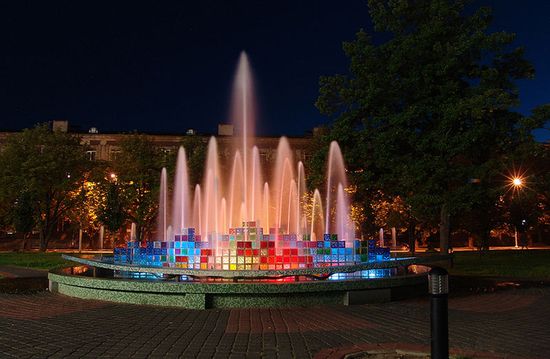 Городской фонтан рядом с д/к Ругодив