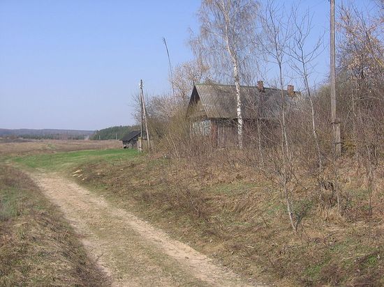 Вербовка. Единственный дом в деревне в конце единственной улицы (2010 год)