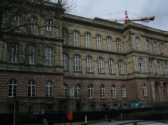 Главный корпус Ахенского Технологического Университета