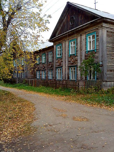 Старинный знатный деревянный дом на ул. Ленина