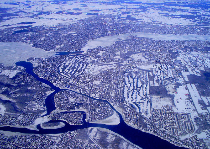 Река Святого Лаврентия (архипелаг Ошелага, северо-запад Большого Монреаля), аэрофотоснимок