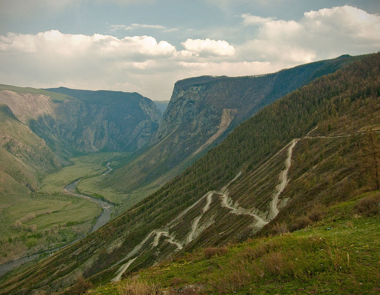 Перевал Кату-Ярык, 800 метрами ниже Чулышмана