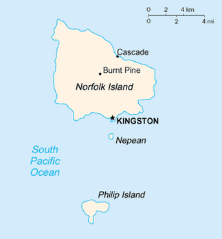 Берега острова Норфолк высокие и обрывистые. Пологие и низкие берега в основном только в Сиднейской бухте и бухте Эмили. На острове нет бухт, защищённых от штормов и ураганов. Единственной более или менее безопасной бухтой является бухта Эмили, частично защищённая от океана коралловым рифом.