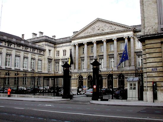 Здание федерального парламента в Брюсселе