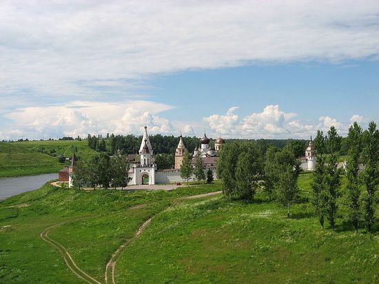 Вид на Успенский монастырь. 2008 год.